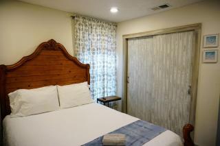 Anna Maria Island Beach Shack Walk to Beach & Bay - 2