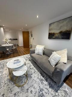Stylish 2-Bed Apartment by Manchester City Cente - Manchester - 0
