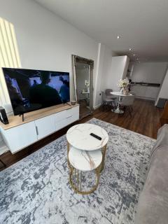 Stylish 2-Bed Apartment by Manchester City Cente - Manchester - 6