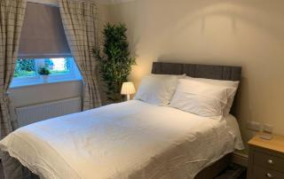 Addlestone - Stylish and modern 2 bedroom apartment - Addlestone - 0