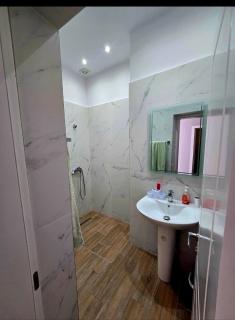 Shtepi,Apartament me qera , Pogradec - Pogradec - 2