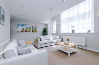 Old School Close Stylish Stay in Derbyshire - 4