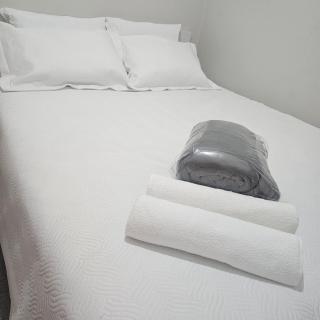 Saint Charles Hostel - 2