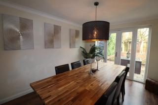 Binfield - Spacious Luxurious Four Bedroom House - Bracknell - 0