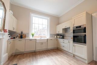 Regency Grandeur in Cheltenham sleeps 15 - 5