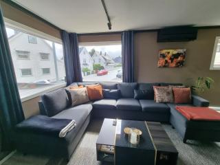 Large and central 2 bedroom apartment with Free parking, Free EV recharging and a private garden - 5