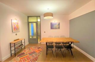 Central Apartment with 3BR, Lift, AC, Cihangir - Istanbul - 2