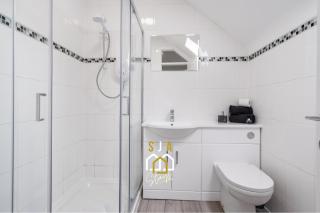 Hay Residence - SJA Stays – Modern 3 Bed Apartment - 1