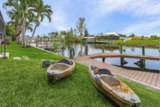 Luxurious Waterfront Retreat, Ideal Sunrise and Sunset Views!- Coral Sunset Villa - Roelens - 7
