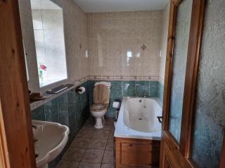 Goulane Farmhouse - - 6