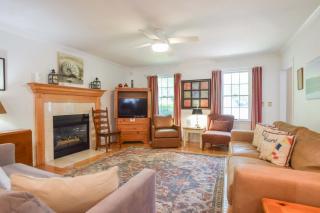 Home w outdoor spaces near Long Pond - 5