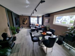 Spacious and central apartment with a private garden, Free parking and Free EV recharging - Stavanger - 5