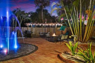 Coastal Villa W Amazing Courtyard - Splash Pad! - 6