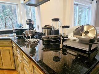 Mountain View Estate Forest Hot Tub Full Arcade - 2