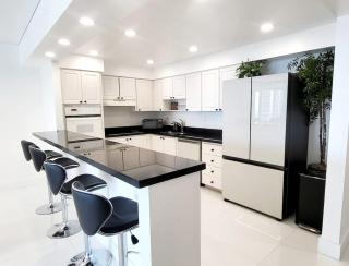 Luxury Beach & City View Condo 5 min walk to beach - 6