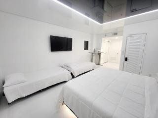 Luxury Beach & City View Condo 5 min walk to beach - 1