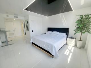 Luxury Beach & City View Condo 5 min walk to beach - 2