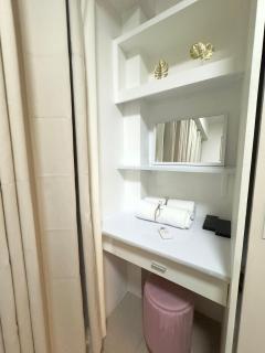 staycation condo one bedroom balcony w pool view near SMX SM MOA IKEA NAIA DFA OCEAN PARK - 5