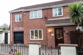 Ciosy 5-Bedroom Home, Groups & Friends, Guests 6, Parking & WIFI - 3