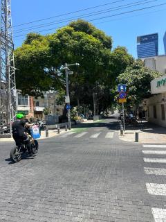 Modern 2BR by Azrieli & Sarona - 8