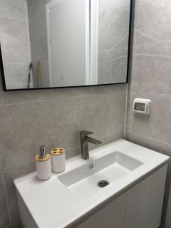 Modern 2BR by Azrieli & Sarona - Tel Aviv - 4