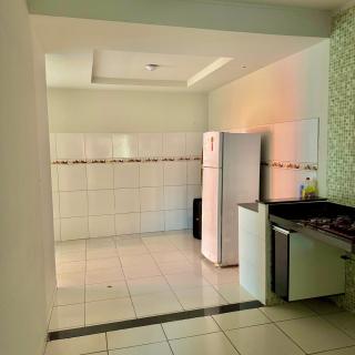 Casa Espaçosa com Piscina e Churrasqueira Ideal para Família e Amigos - 2