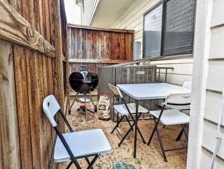 Houston Getaway By Downtown Pool Table Pets - Houston - 5
