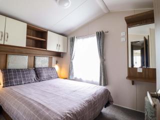 Sea Breeze C38 Dyffryn Seaside Estate - 1
