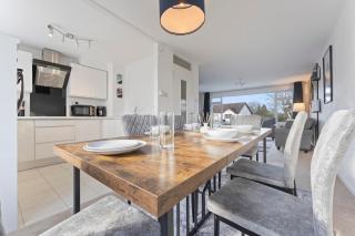 Stylish 4-Bedroom Home, Sleeps 6, Secure Parking, Ideal for Families or Work Stays - 7