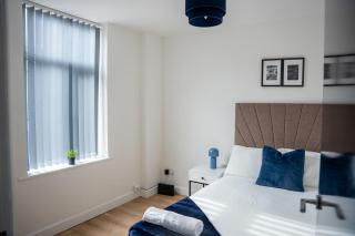 Stylish 3-Bed 15min to Manchester City Centre - 2