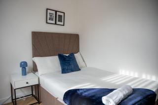 Stylish 3-Bed 15min to Manchester City Centre - 1