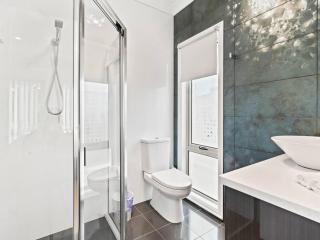 3br 2 Bth No Stairs Aircon Big Athelstone Home - Dernancourt - 2