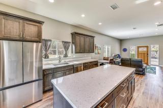 Peaceful Riverside Home with Patio, 7 Mi to Downtown - Riverside - 2