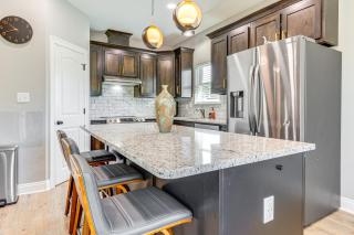 Suburban Bliss! Family Home 22 Mi to Dtwn Mobile - 3