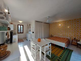 Dammusino A-mare - Pantelleria - 1