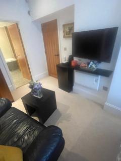 8 Royal Court Apartments,,Sutton Coldfield, Birmingham B74 2NA - Birmingham - 3