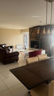 Cozy Riverside Home Retreat - Laval - 9