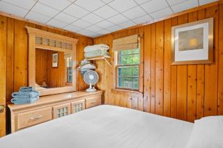 Sunset Shores - Waters Edge Cottage #2 by Simple Life Rentals - 1