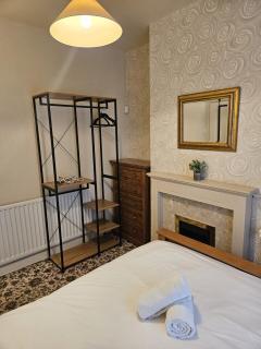 Large Burnley Townhouse - 5