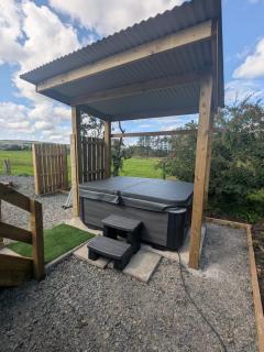 The Truck With Private Hot Tub - Forest View - 8