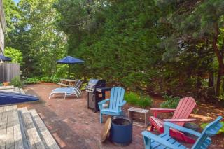Walk to Beach Private Patio and Backyard - Chatham - 9