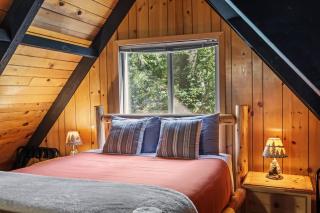 Retro A-Frame Cabin - Hot tub Firepit & Fireplace - 8