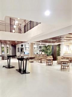Spot 43 Cafe and Hotel - Bandung - 7