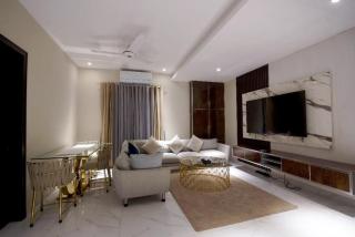 Luxury 1BR Apartment - Prime Location at The Opus - Lahore - 9