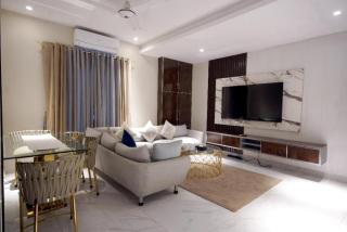 Luxury 1BR Apartment - Prime Location at The Opus - Lahore - 8