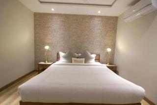 Luxury 1BR Apartment - Prime Location at The Opus - Lahore - 7