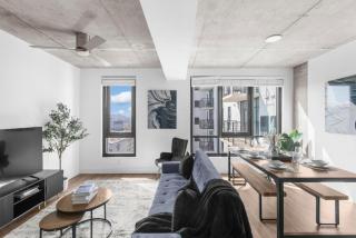 3BR Oasis with Skyline Views 12th Floor - Birmingham - 0