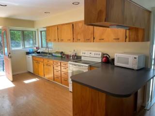 Serene 5BR Stay Surrounded by Nature - Gaston - 9