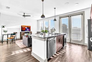 Bright 2BD 2BA Suite Gym and Pool City Center Stay - Fort Worth - 0