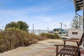 Vintage Ledge Point Beach Shack - 7